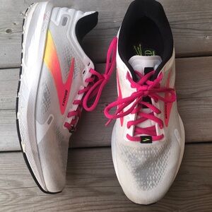 Brooks Women's Size 9 Launch 9 White Pink Runners Running Race Road Shoes